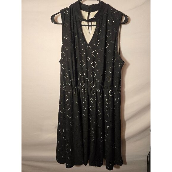 Realativity Keyhole Neck Fit & Flare Black Dress Womens Size XL Eyelet Lace - Picture 1 of 3